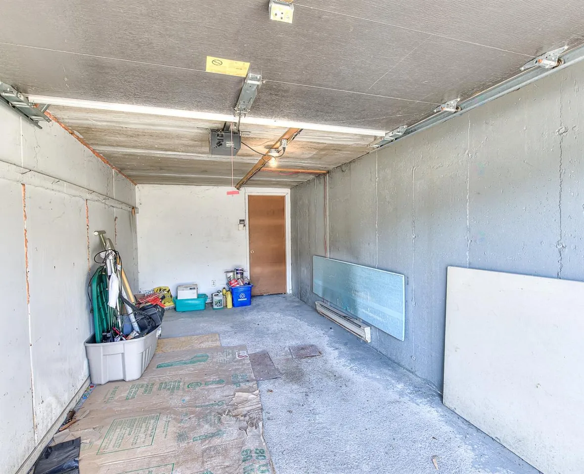 2190 Shevchenko Condo thumbnail 17